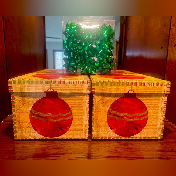 🎄LINDY BOWMAN🎄2 CHRISTMAS ORNAMENT DESIGNER GIFT BOXES & 9-CT MINI BOWS NWT🎁 - Picture 2 of 9